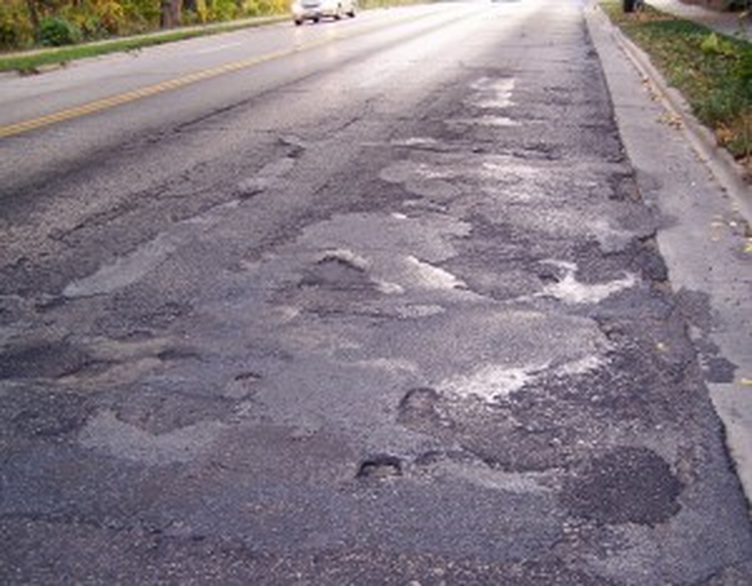 Local roads. Плохие дороги в США. Плохая дорога. Ямы на дорогах США. Плохие дороги во Франции.